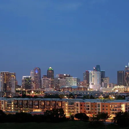 Doubletree By Hilton Dallas Market Center Exterior photo